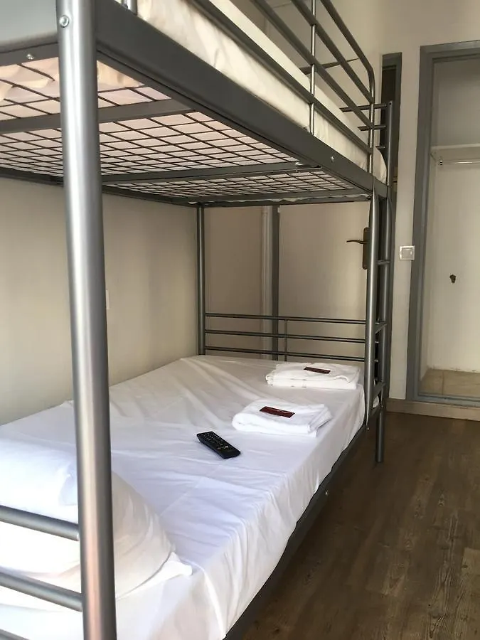 Hostel Bohemia Marbella Hotel